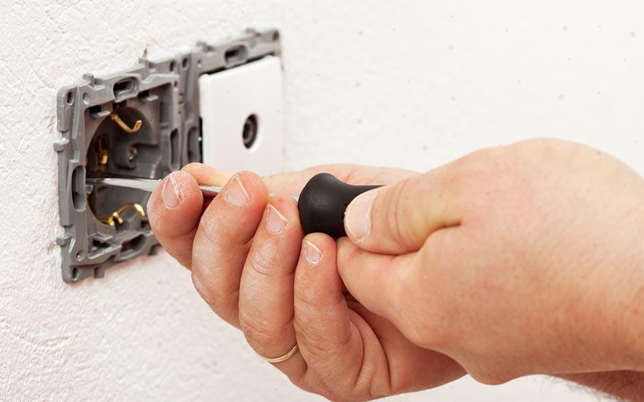 cherche électricien Les Lilas